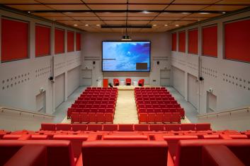 Projector installation pack for large rooms, auditoriums or theaters